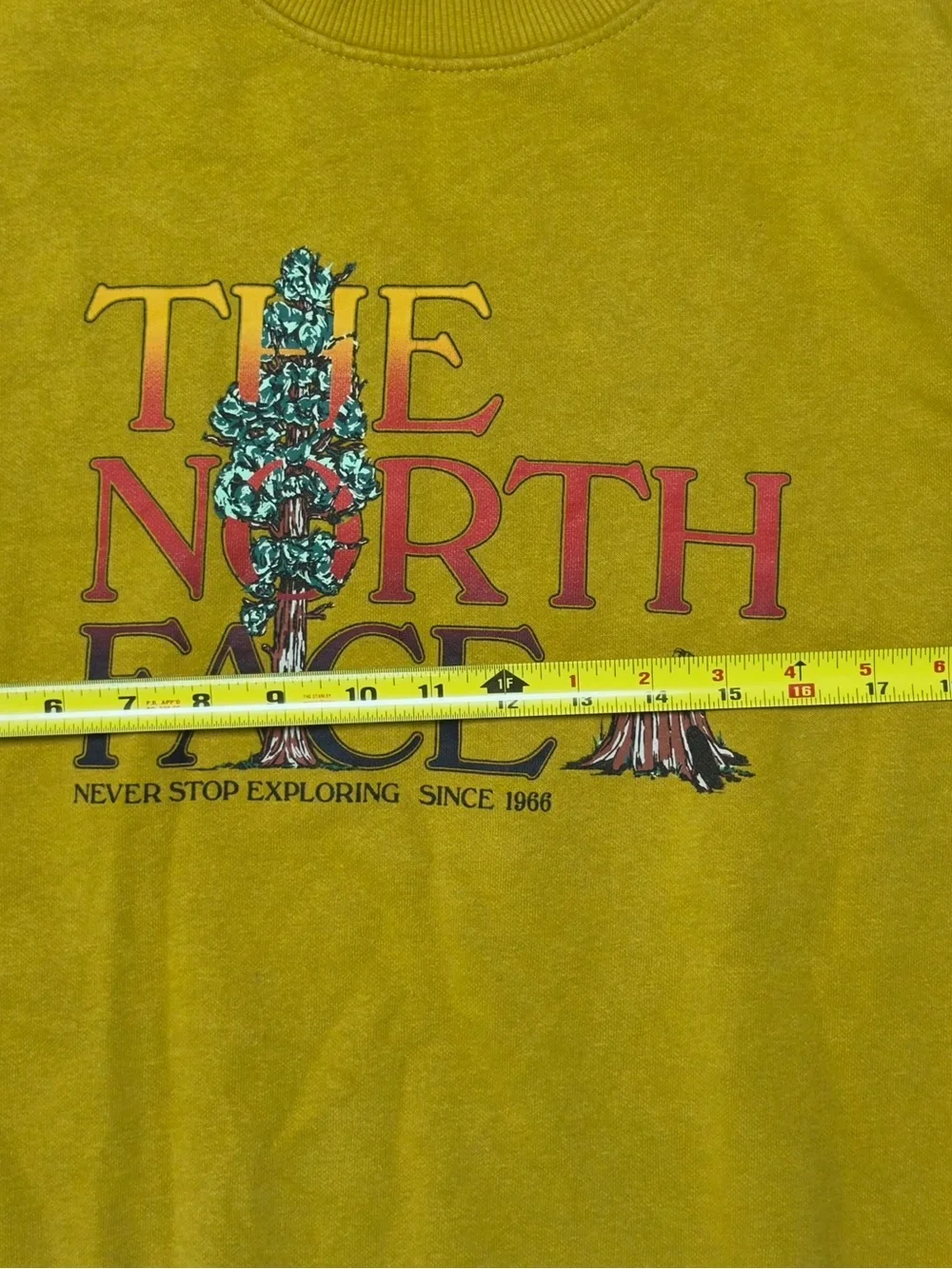 The North Face Never Stop Exploring Crewneck Sweatshirt Mineral Gold Tree Mens M